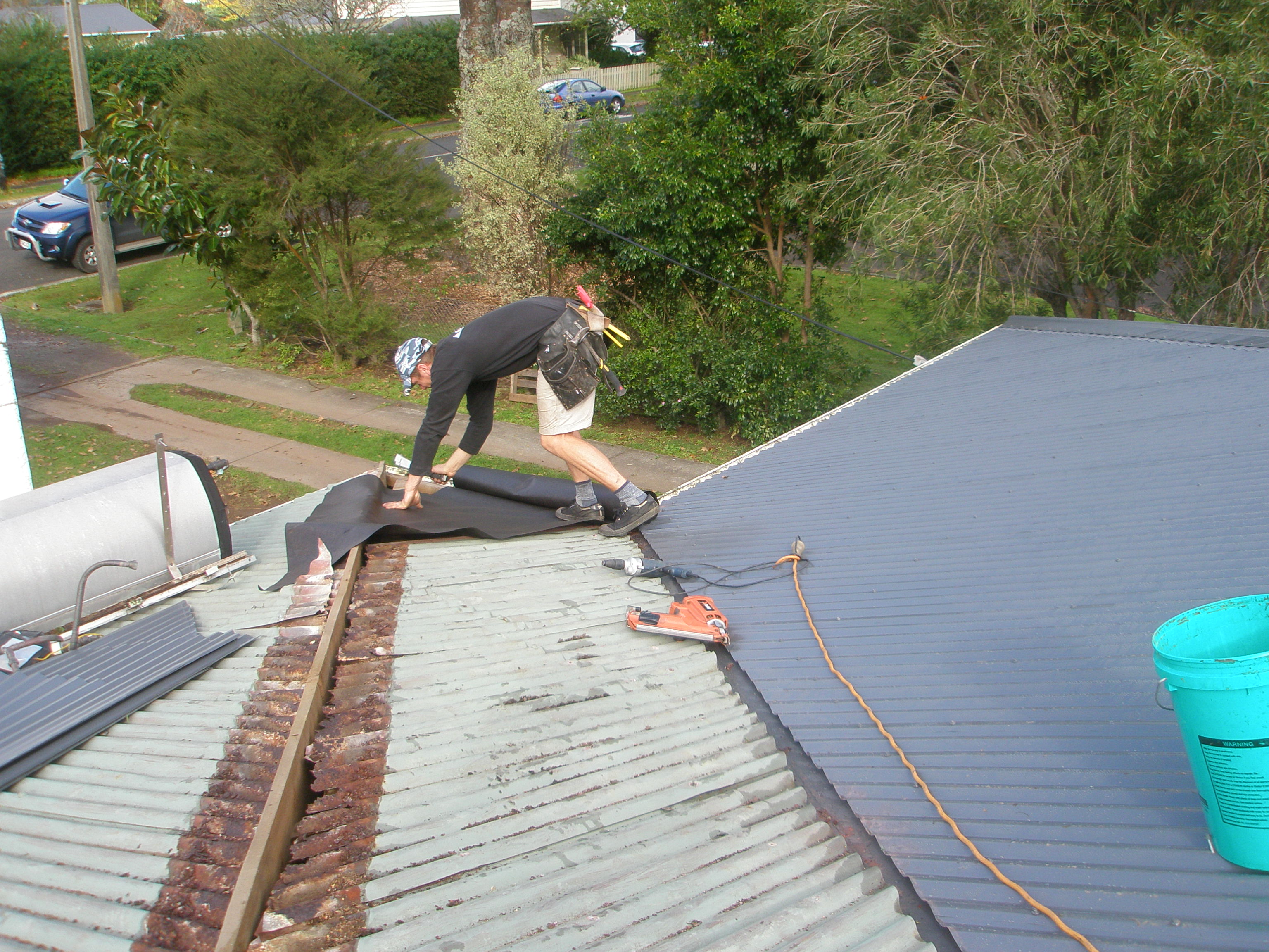 How to check if your iron roof is rusty and needs replacing